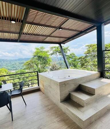 Suite Con Jacuzzi Y Vista Al Rio Napo 2 Planta Tena Exterior photo